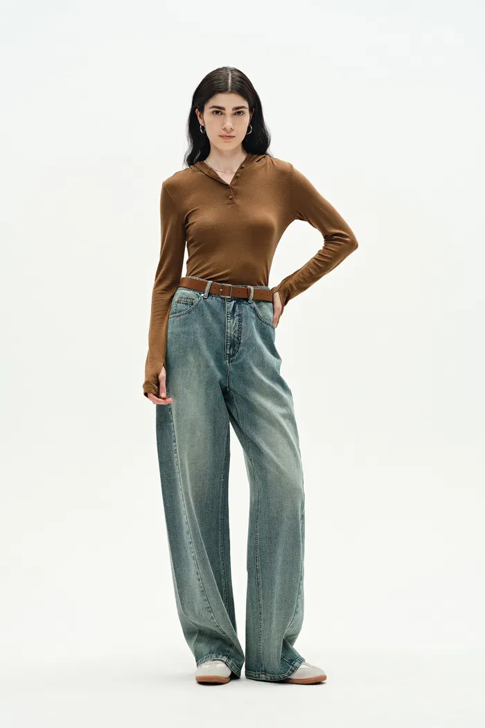 Thais Wide Leg Jeans in Lightweight Cotton Denim - Image 2