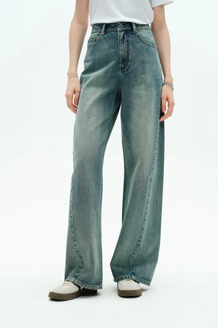 Thais Wide Leg Jeans in Lightweight Cotton Denim - Image 8