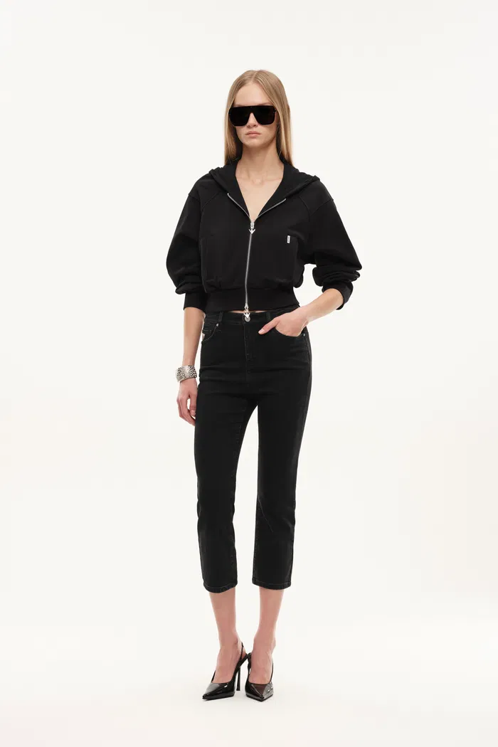 Vanguard Capri Jeans in Microelastic Denim - Image 2