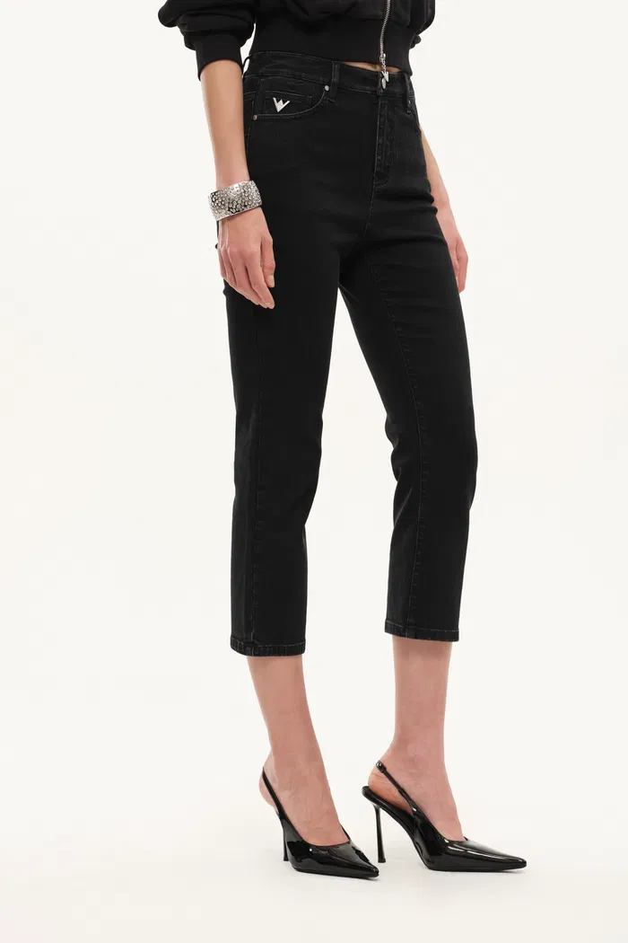 Vanguard Capri Jeans in Microelastic Denim - Image 3