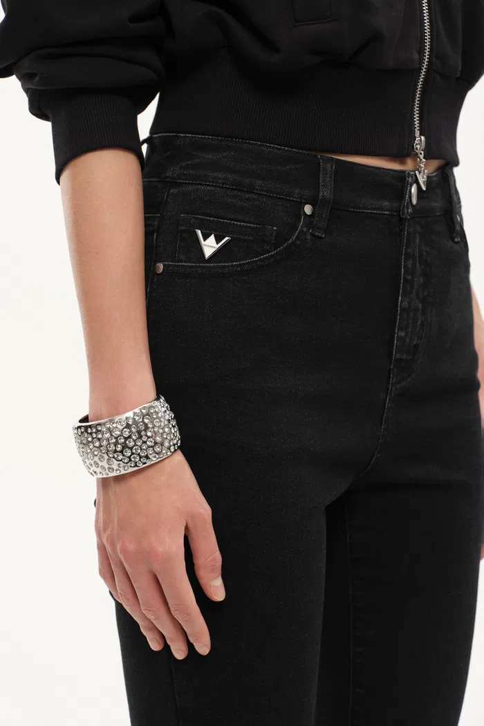 Vanguard Capri Jeans in Microelastic Denim - Image 5