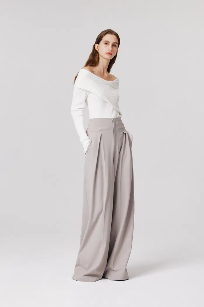 Venus Convertible Off Shoulder Long Sleeve Top in Lyocell Blend - Image 3