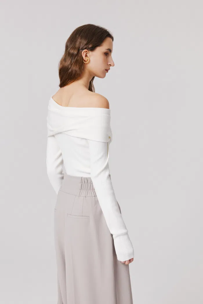 Venus Convertible Off Shoulder Long Sleeve Top in Lyocell Blend - Image 5