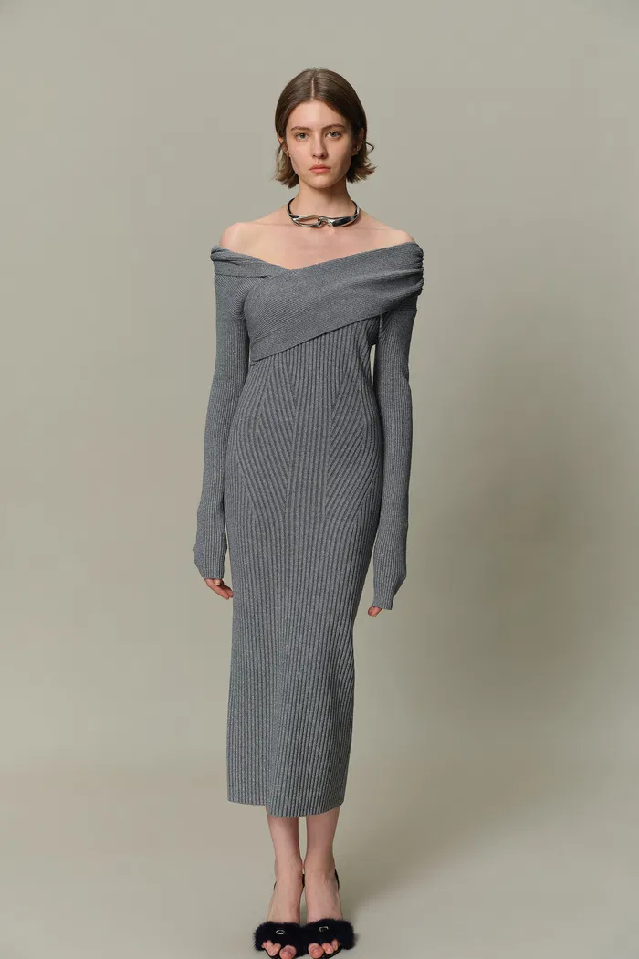 Veronica Fitted Dress in Anti-Pilling Knit - Image 3