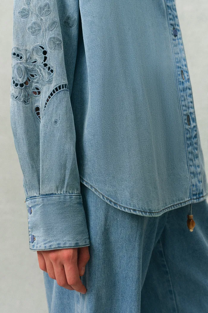 Vinetta Embroidered Shirt in Cotton-Linen Denim - Image 8