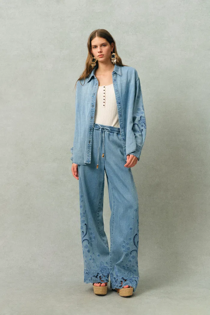 Vinetta Floral Embroidered Cut Out Jeans in Cotton-Linen Denim - Image 3
