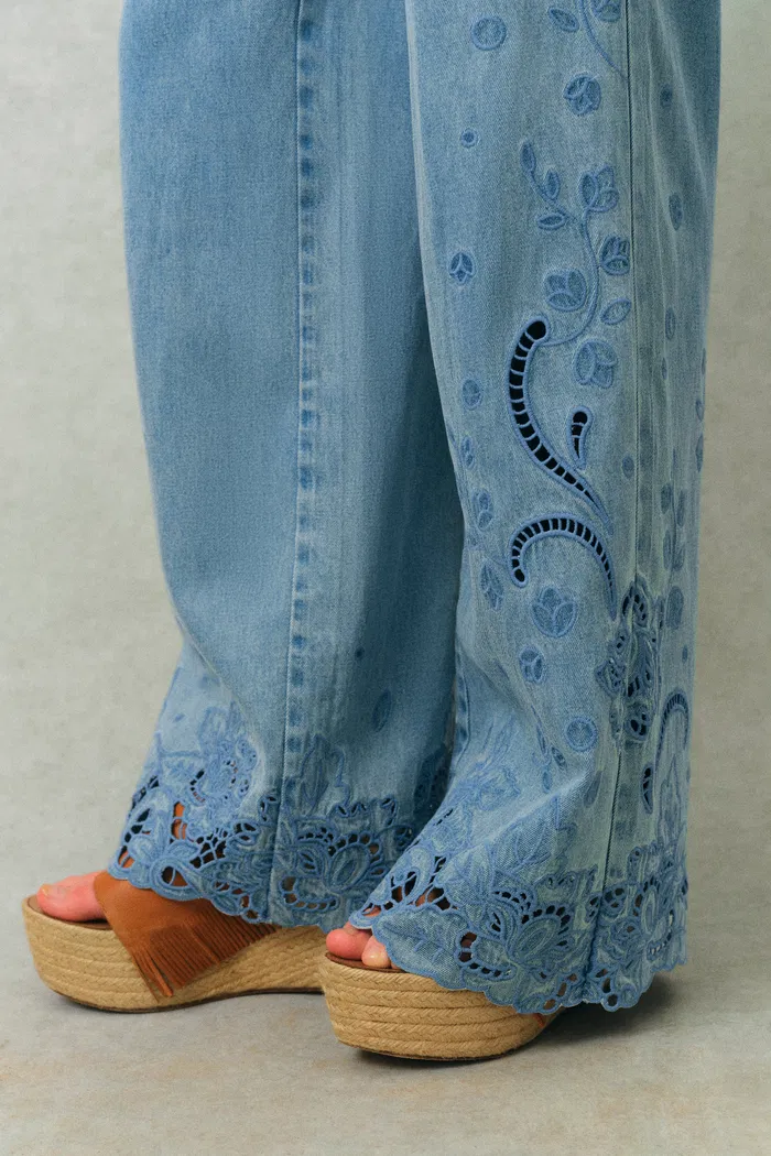 Vinetta Floral Embroidered Cut Out Jeans in Cotton-Linen Denim - Image 6