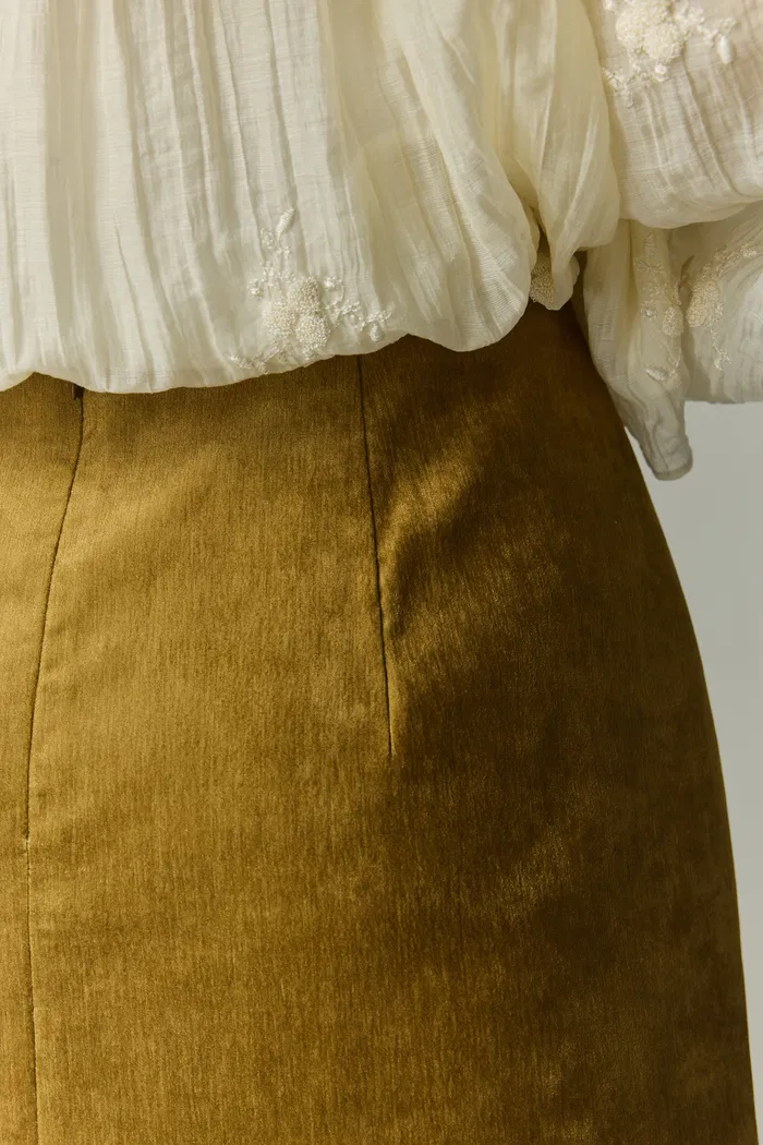 Virens Midi Skirt in Soft Velvet - Image 7