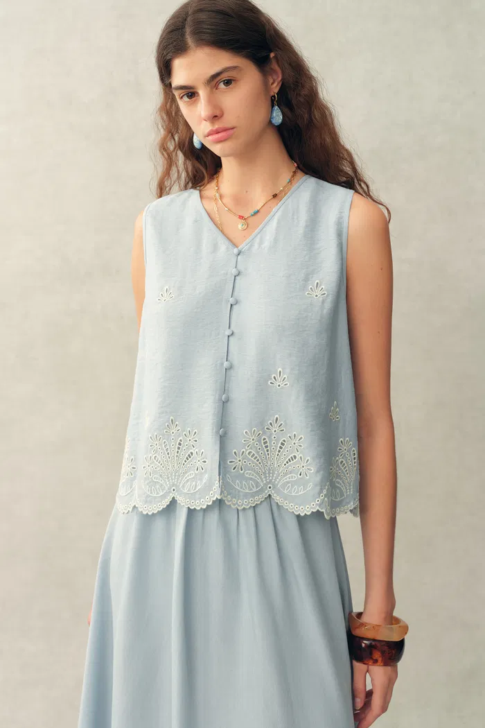 Yori Floral Embroidery V Neck Sleeveless Top in Linen Blend - Image 5