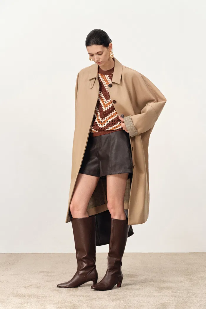 Yvette Single Breasted Double Pocket Trench Coat in Cotton - Image 3