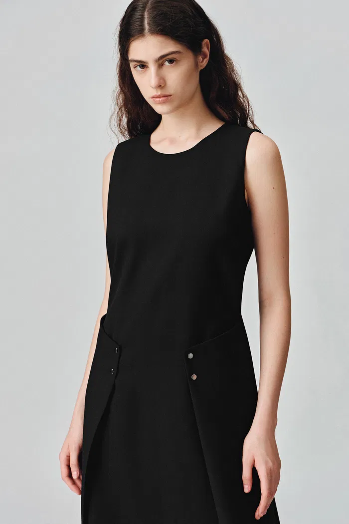 Zaha Pleated A-Line Midi Dress in Wool Blend - Image 5